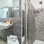 לינה וארוחת בוקר Check-inn