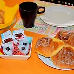 Check-inn לינה וארוחת בוקר