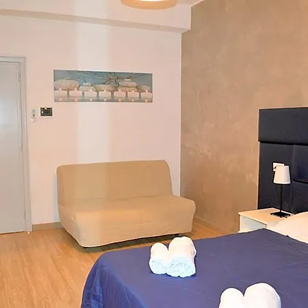 Check-inn Bed & Breakfast 4*
