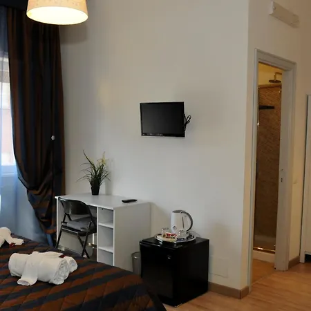 Check-inn Panzió Róma